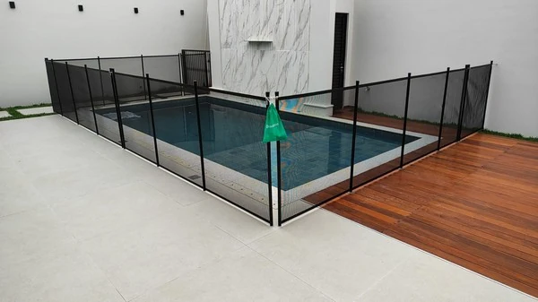 Imagem ilustrativa de Cerca Seguranca Piscina