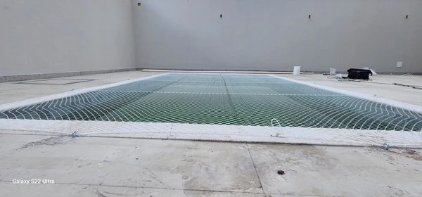Rede de proteção para piscina